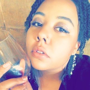 Meet your Posher, Fallon